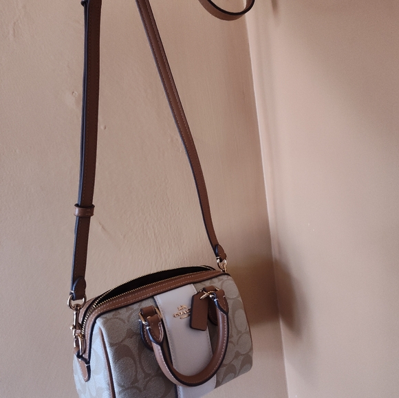 Coach Mini Rowan - Picture 4 of 4